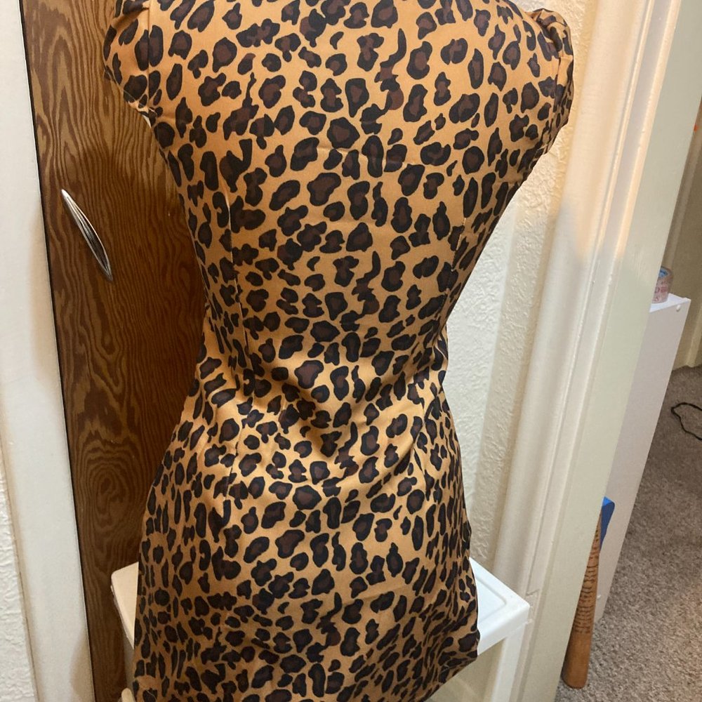 Retro inspired leopard dress - Picture 4 of 8
